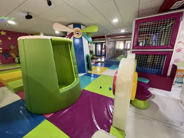 Kommersiell til salgs i Parque Acuático - Sector 25, Torrevieja - € 1 000 000 (Ref: 10032830)