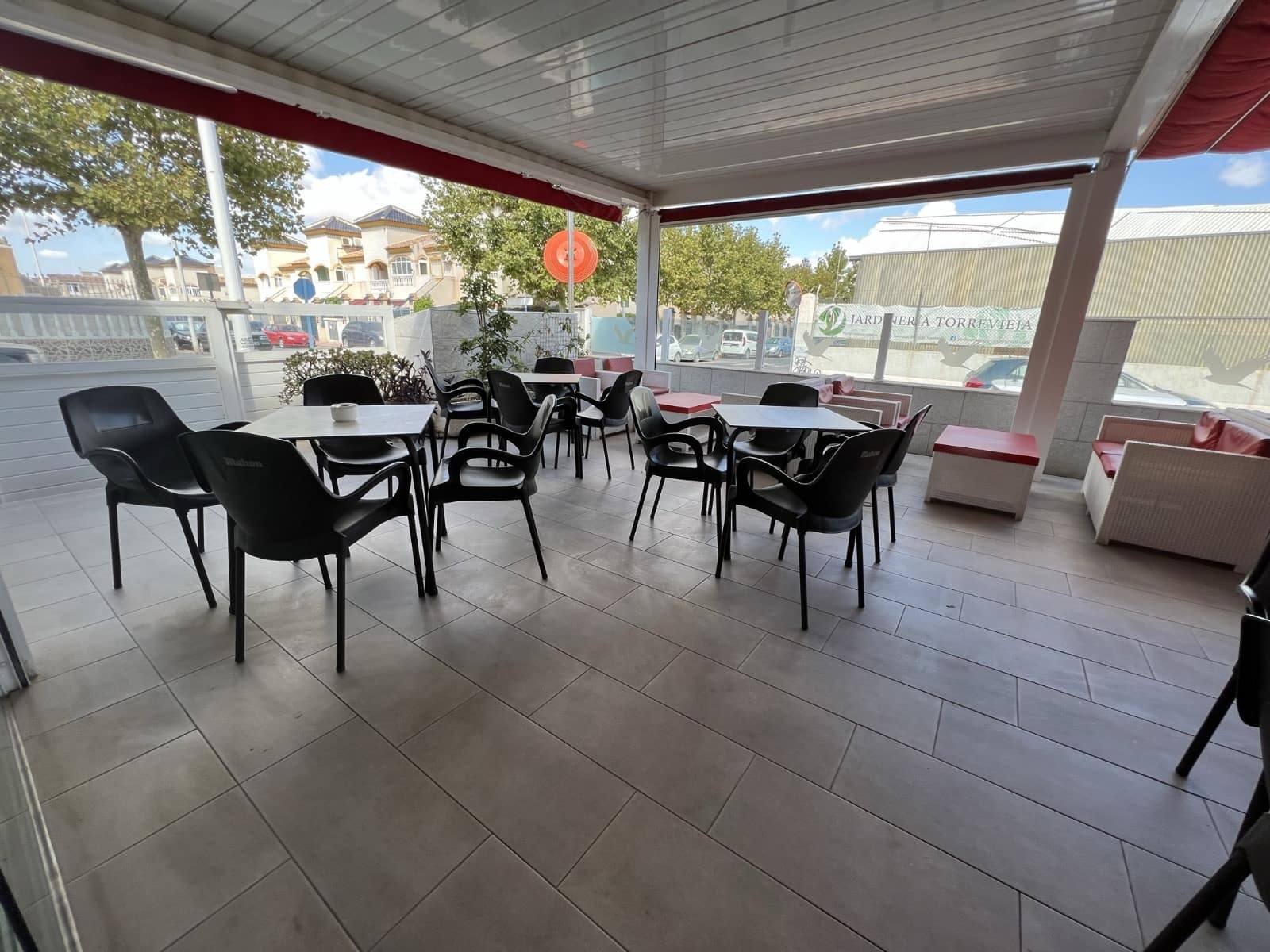 Comercial para venda em Torrevieja - 1 000 000 € (Ref: 10032830)