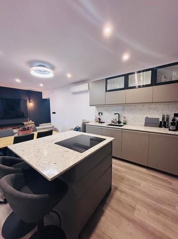 Casa de 4 habitaciones en San Miguel de Salinas en venta - 180.000 € (Ref: 10032833)