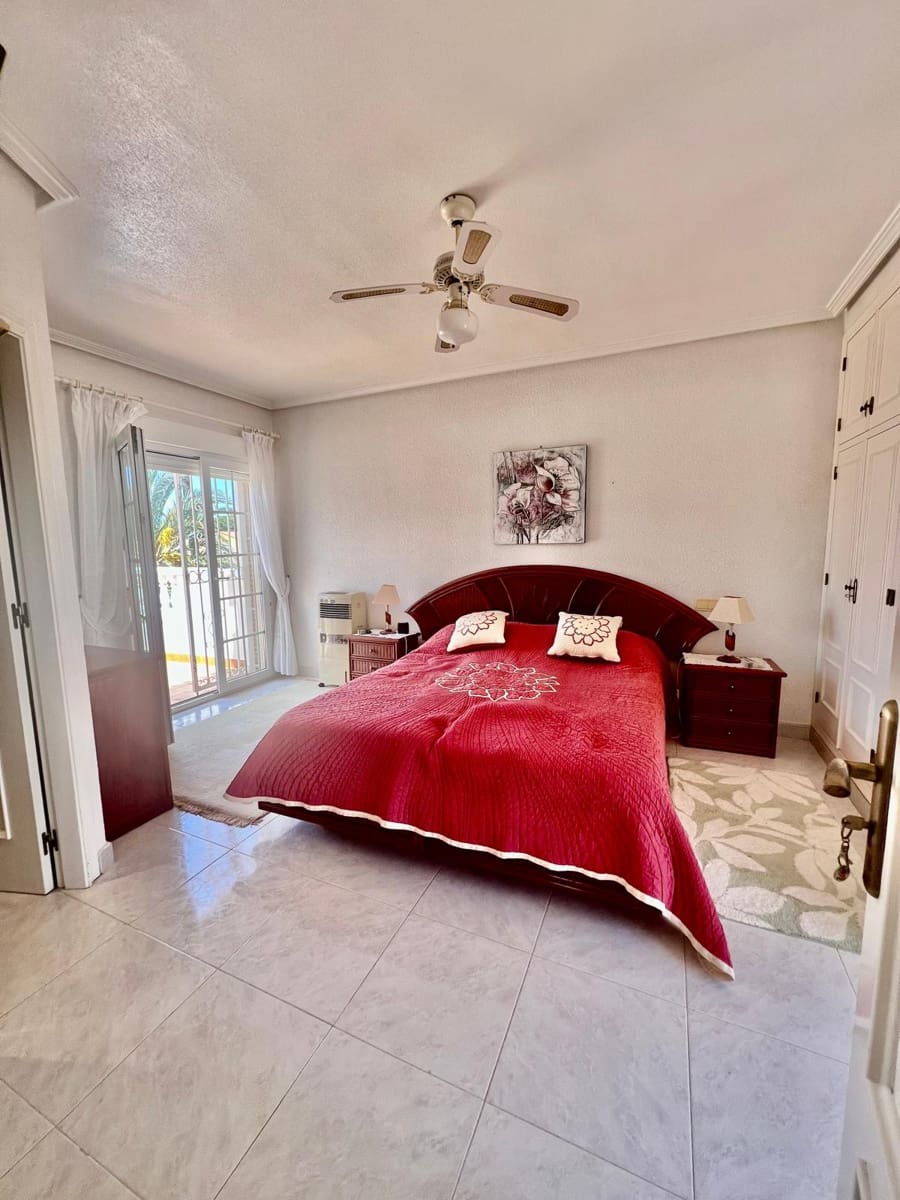 3 sovrum Villa till salu i Orihuela Costa - 780 000 € (Ref: 10032834)