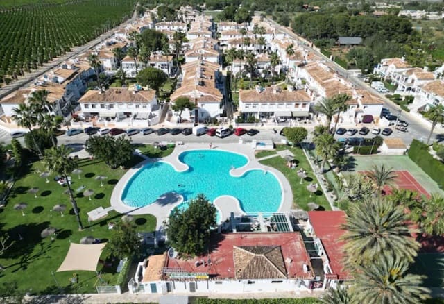 2 bedroom Bungalow for sale in Los Balcones - Los Altos, Torrevieja - € 199,000 (Ref: 10032839)