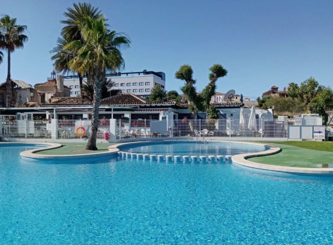 2 bedroom Bungalow for sale in Torrevieja - € 199,000 (Ref: 10032839)