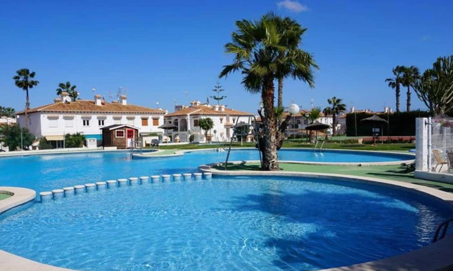 2 bedroom Bungalow for sale in Torrevieja - € 199,000 (Ref: 10032839)