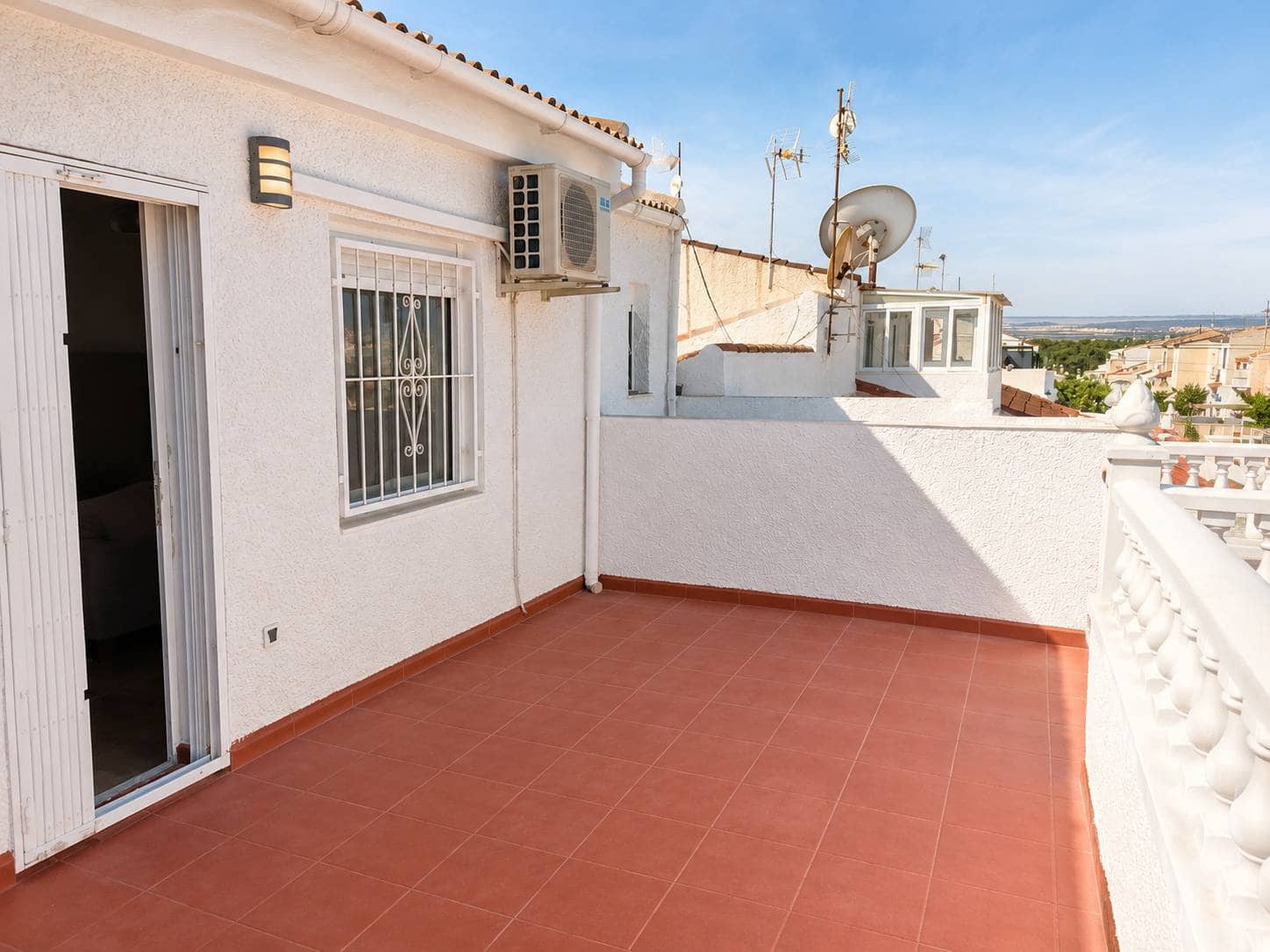 Casa de 3 habitaciones en Torrevieja en venta - 249.000 € (Ref: 10032840)