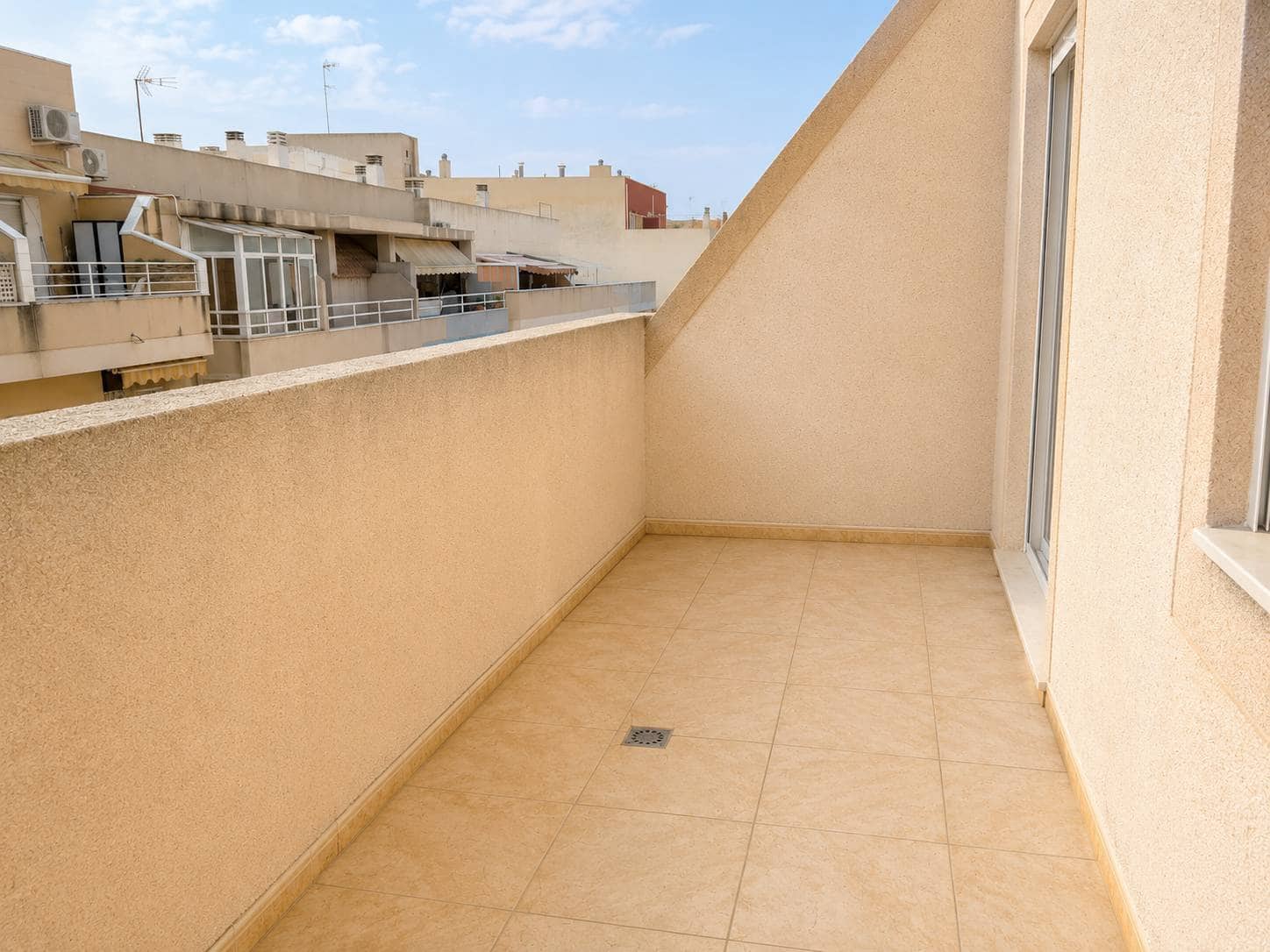 2 Zimmer Apartment zu verkaufen in Torrevieja - 136.500 € (Ref: 10032843)