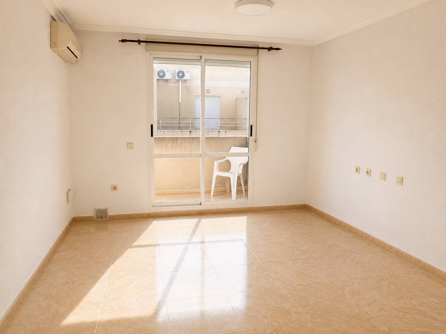 2 Zimmer Apartment zu verkaufen in Torrevieja - 136.500 € (Ref: 10032843)