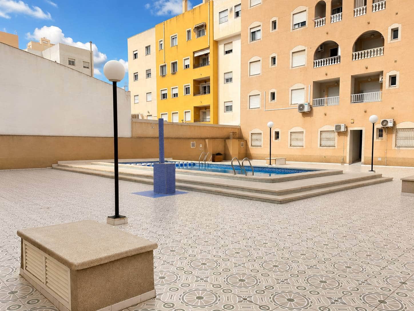2 Zimmer Apartment zu verkaufen in Torrevieja - 136.500 € (Ref: 10032843)