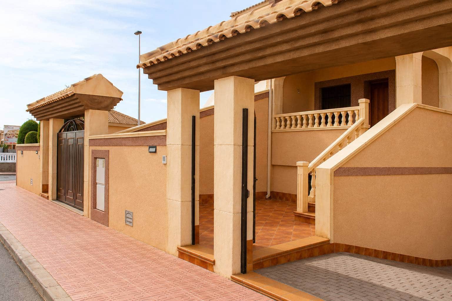 3 sovrum Hus till salu i Torrevieja - 330 000 € (Ref: 10032855)
