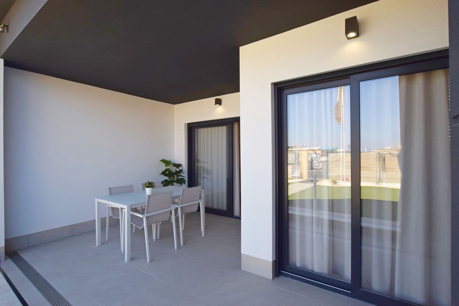 2 slaapkamer Appartement te koop in Torrevieja - € 295.000 (Ref: 10032856)