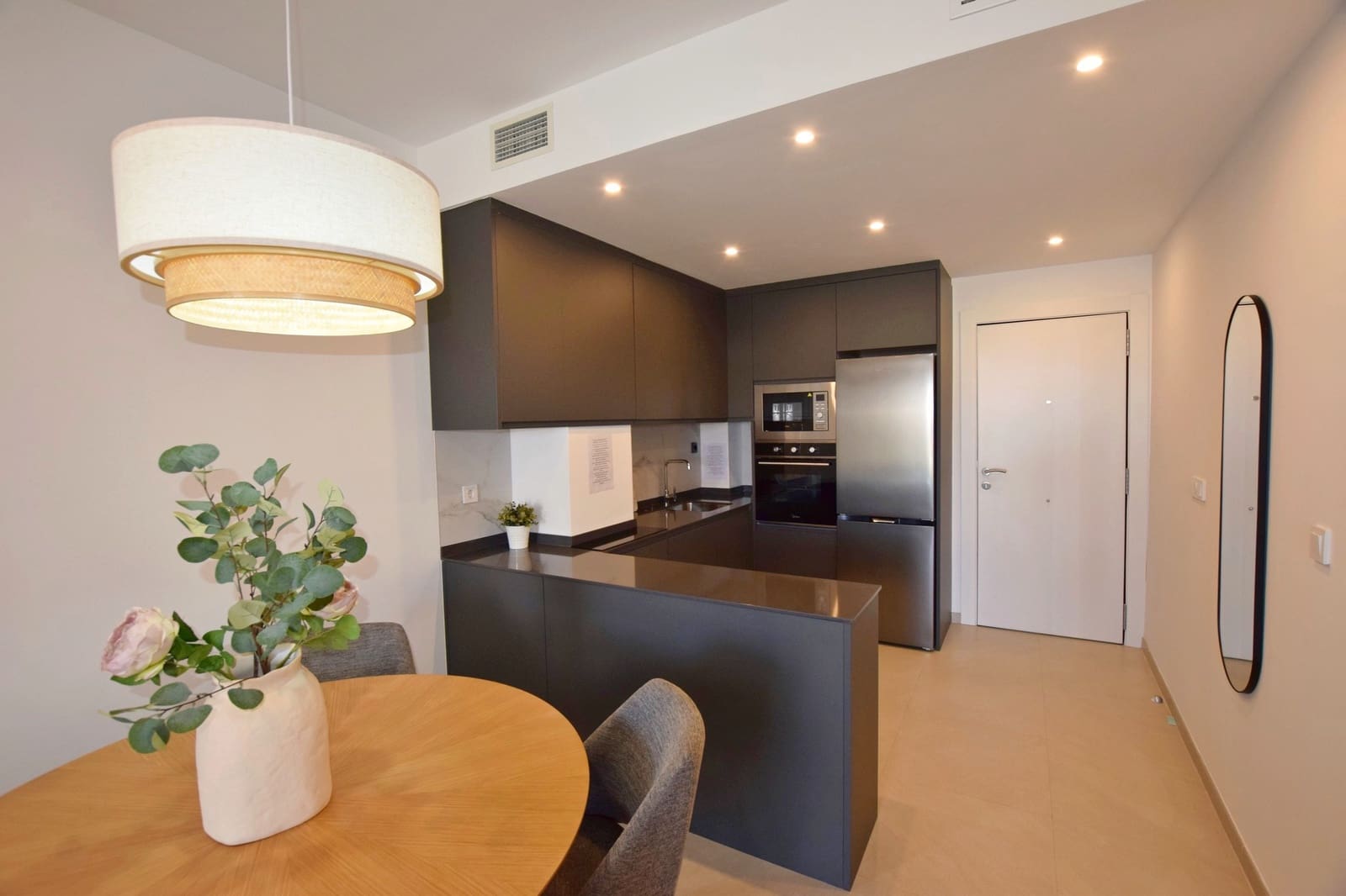 2 slaapkamer Appartement te koop in Torrevieja - € 295.000 (Ref: 10032856)