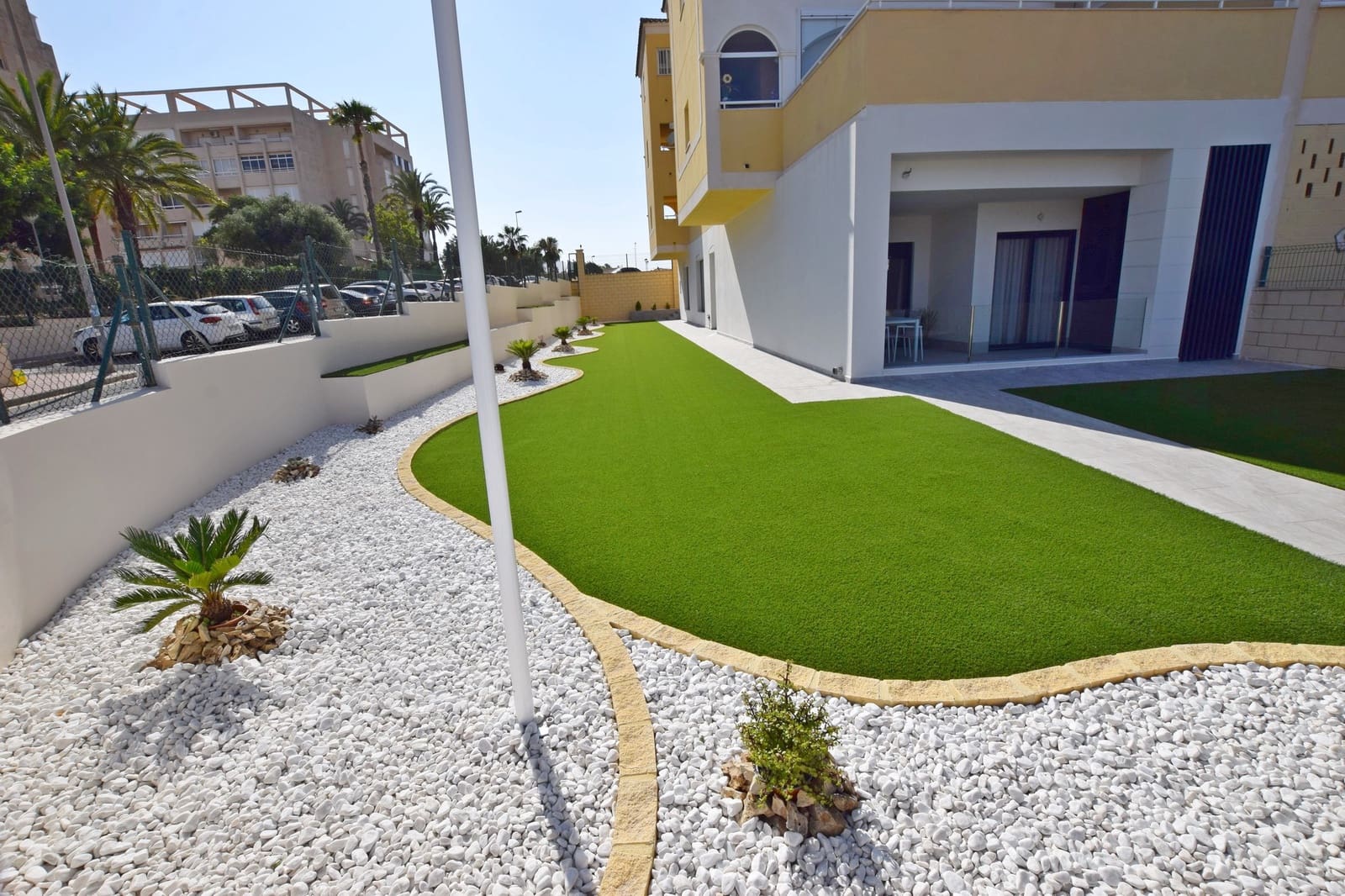 2 slaapkamer Appartement te koop in Torrevieja - € 295.000 (Ref: 10032856)