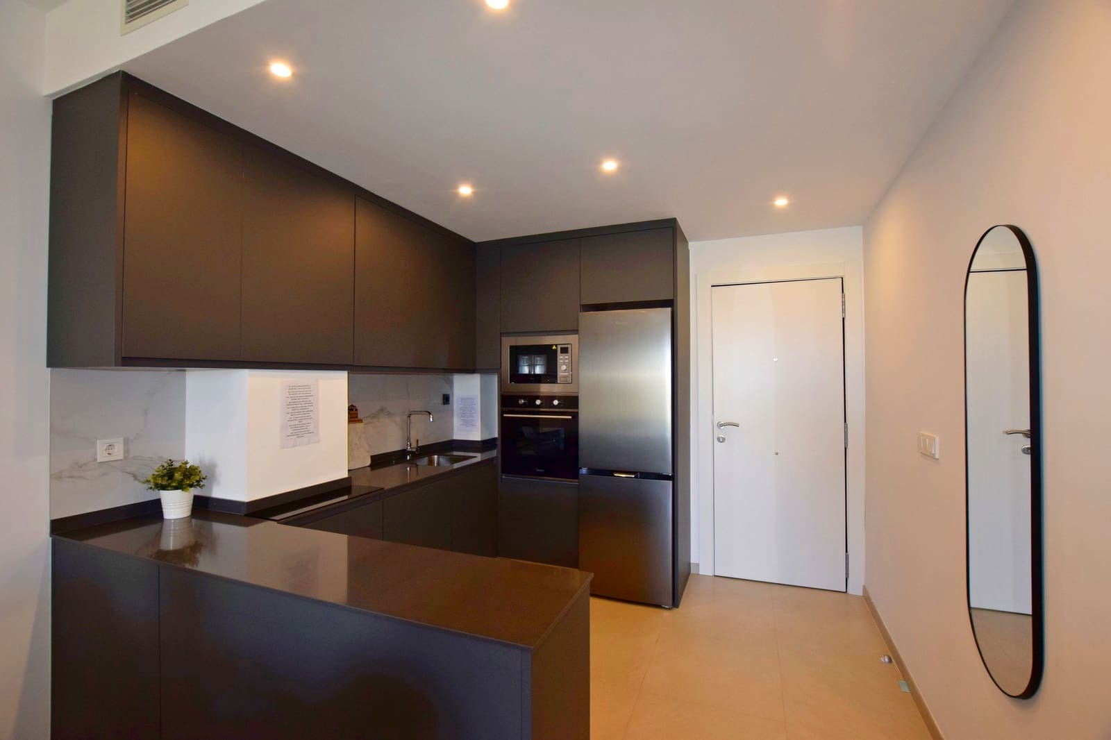 2 slaapkamer Appartement te koop in Torrevieja - € 295.000 (Ref: 10032856)