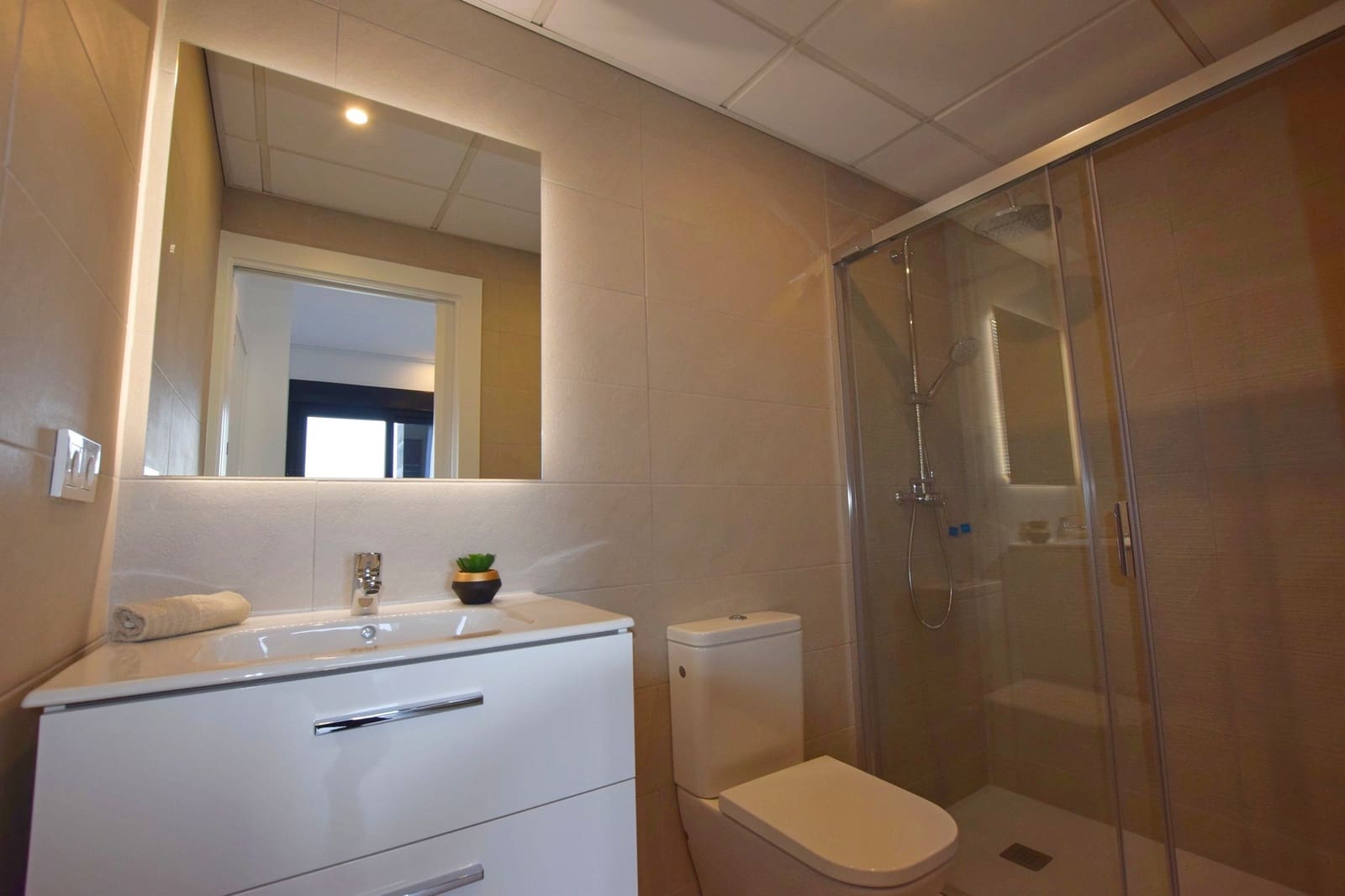 2 slaapkamer Appartement te koop in Torrevieja - € 295.000 (Ref: 10032856)