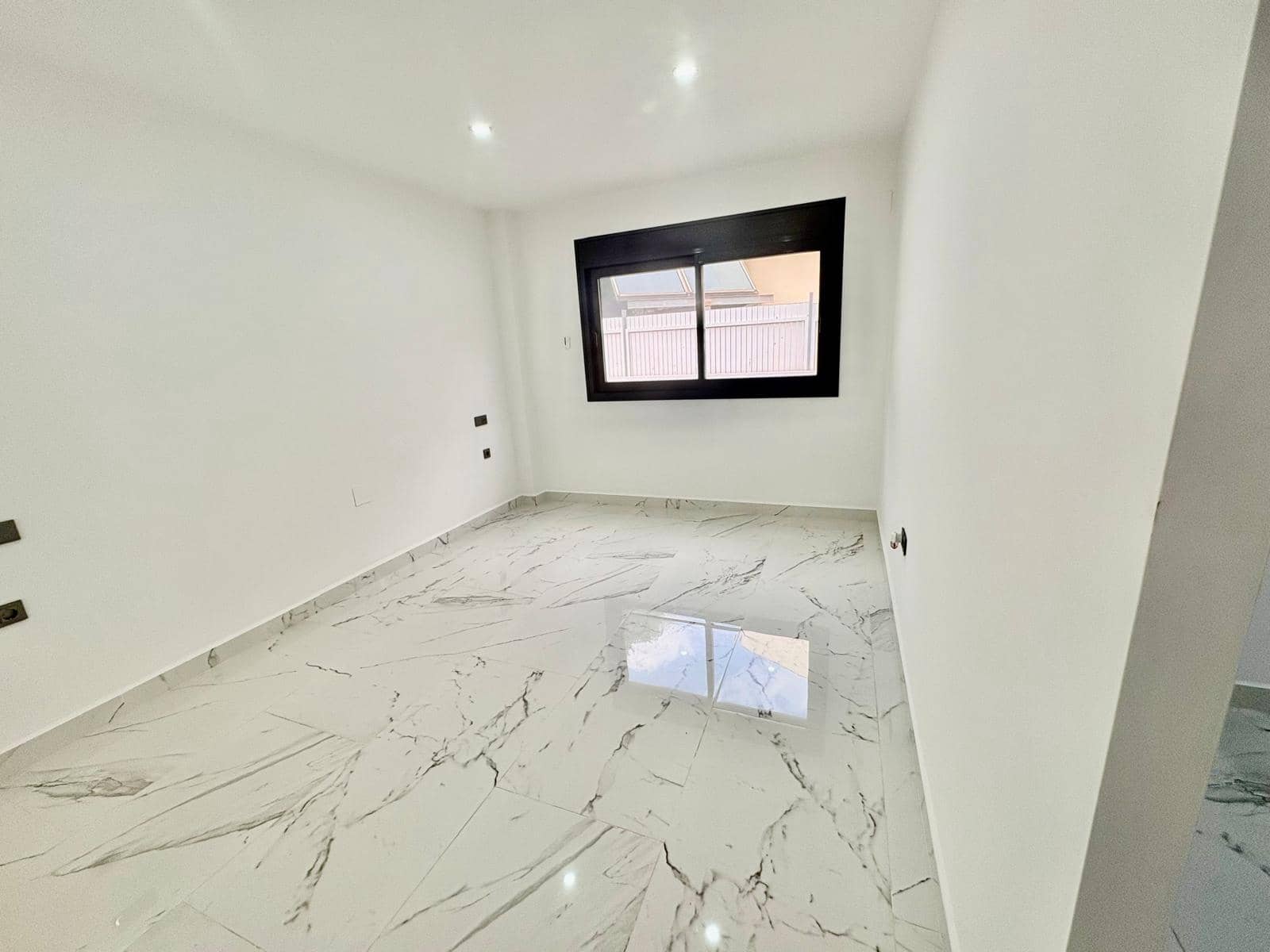 4 Zimmer Villa zu verkaufen in Orihuela Costa - 985.000 € (Ref: 10032857)