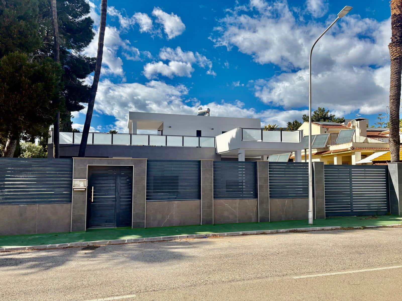4 Zimmer Villa zu verkaufen in Orihuela Costa - 985.000 € (Ref: 10032857)
