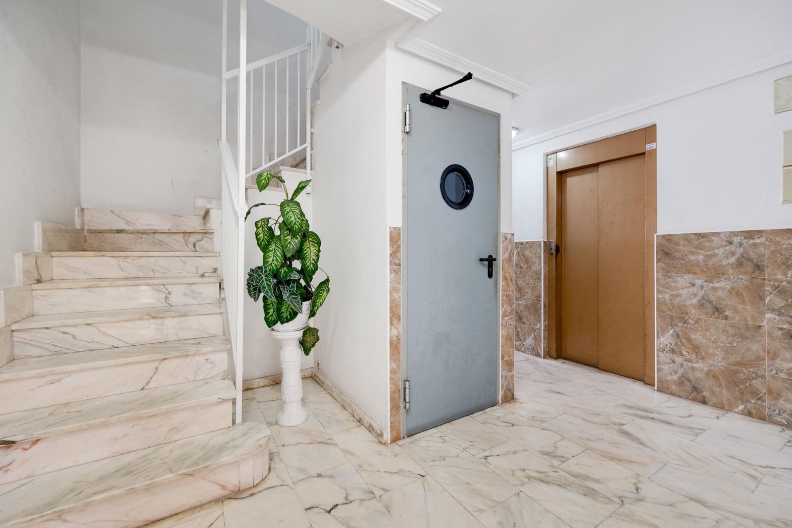 3 quarto Apartamento para venda em Torrevieja - 199 000 € (Ref: 10032874)