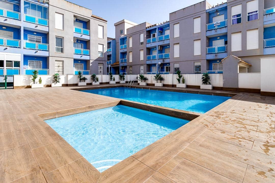 2 makuuhuone Huoneisto myytävänä paikassa Torrevieja - 171 600 € (Ref: 10032876)