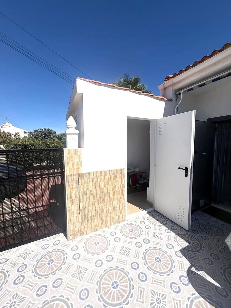 2 bedroom Bungalow for sale in Torrevieja with garage - € 149,000 (Ref: 10032877)