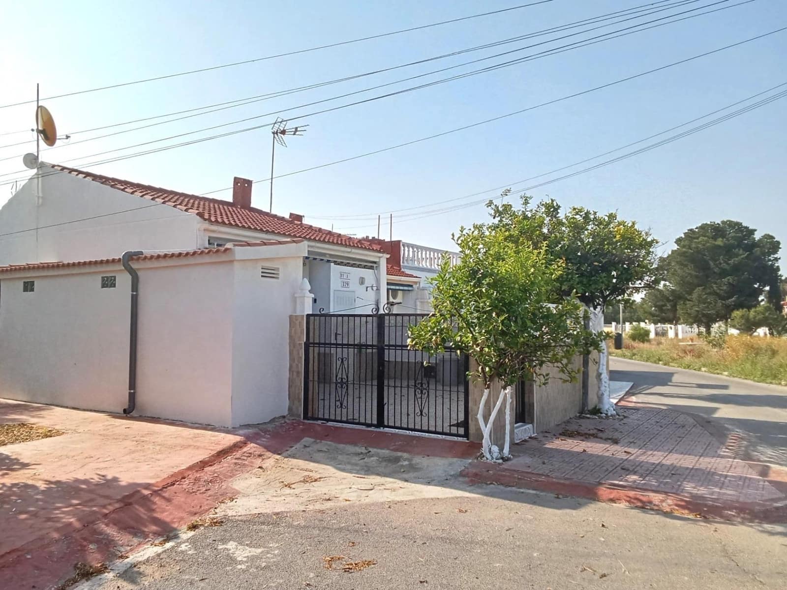 2 bedroom Bungalow for sale in Torrevieja with garage - € 149,000 (Ref: 10032877)