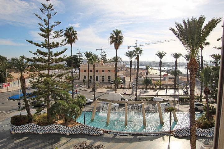 4 slaapkamer Appartement te koop in Torrevieja - € 545.000 (Ref: 10032878)