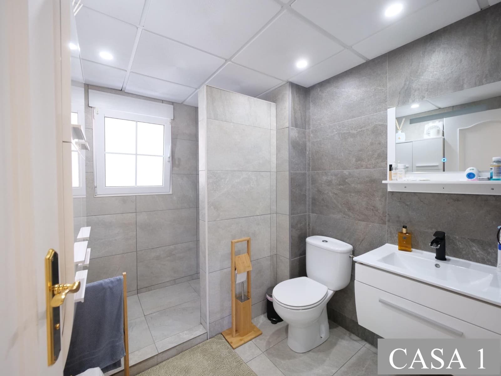 7 bedroom Villa for sale in Torre de la Horadada - € 899,000 (Ref: 10032939)
