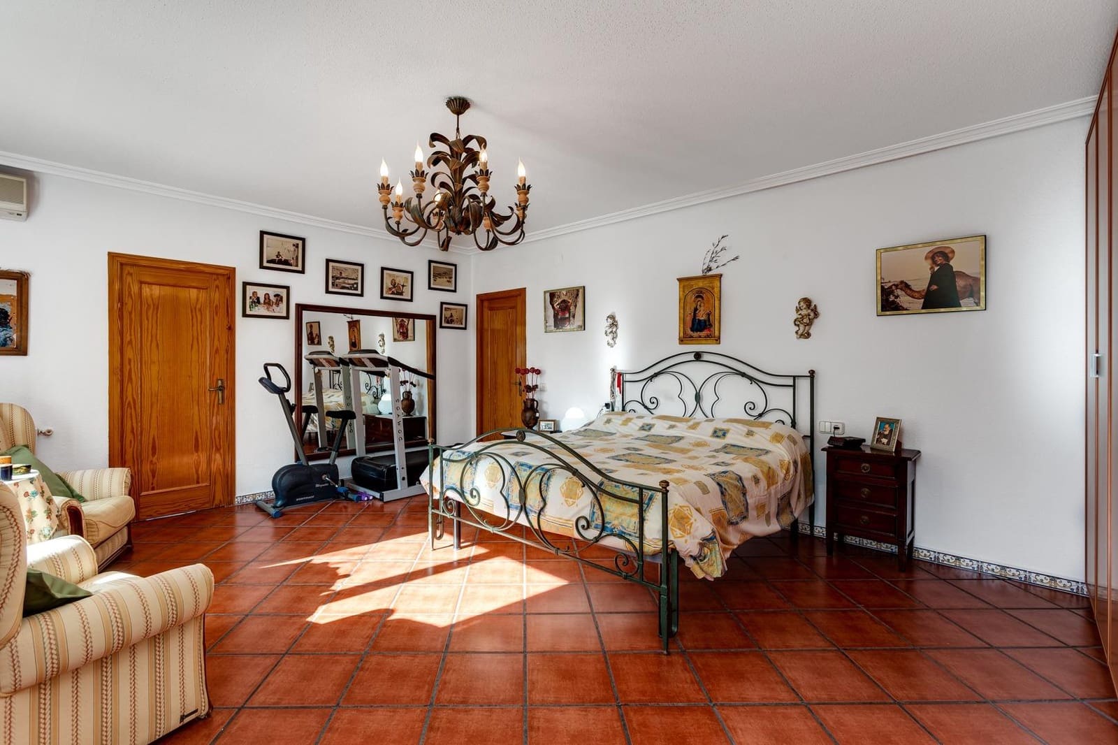 Chalet de 4 habitaciones en San Luis en venta - 850.000 € (Ref: 10032958)