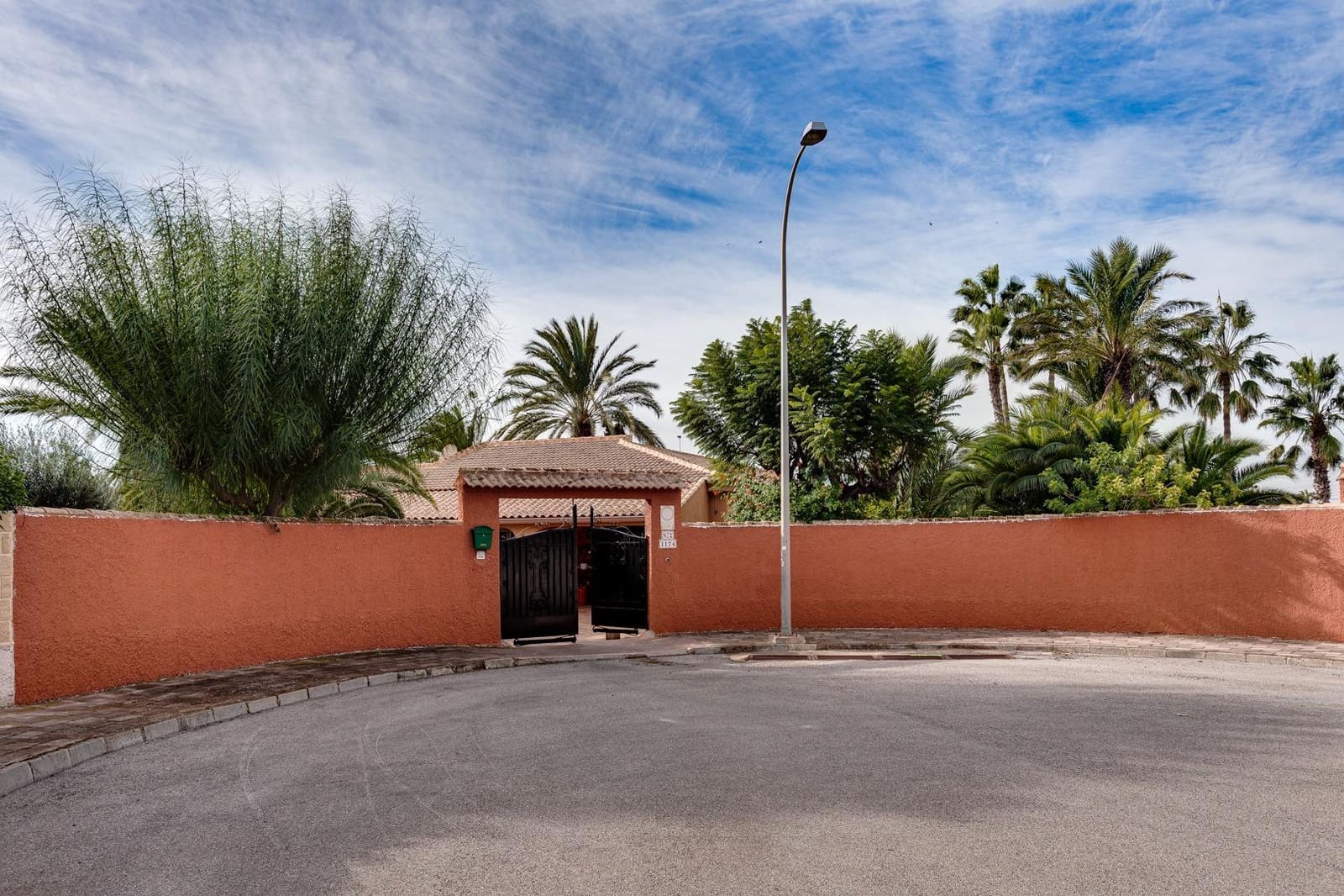 Chalet de 4 habitaciones en San Luis en venta - 850.000 € (Ref: 10032958)