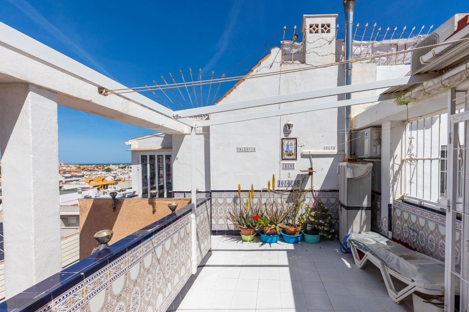 3 makuuhuone Kattohuoneisto myytävänä paikassa Torrevieja - 181 000 € (Ref: 10032992)