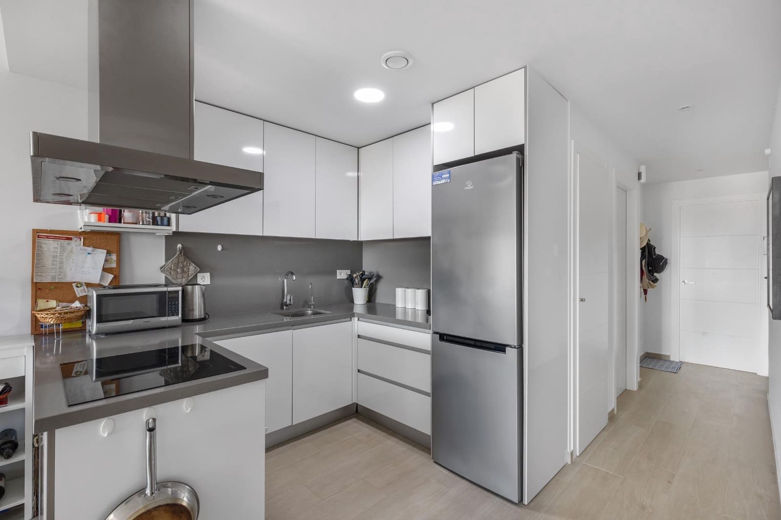 3 slaapkamer Appartement te koop in Torrevieja - € 299.000 (Ref: 10033000)