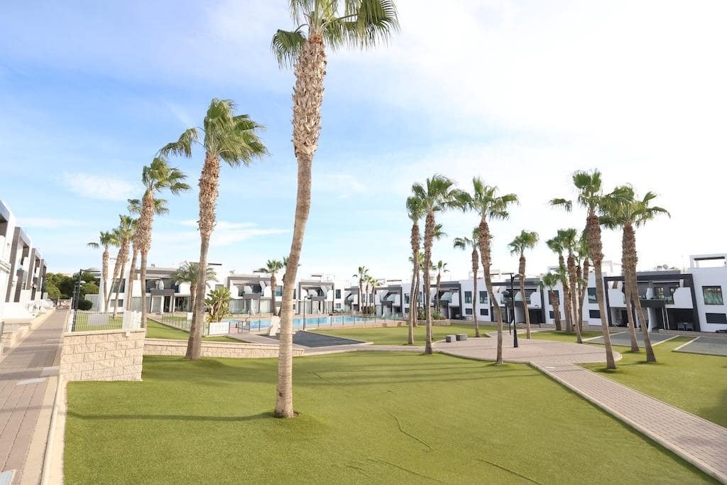 2 sovrum Bungalow till salu i La Zenia - 270 000 € (Ref: 10033024)