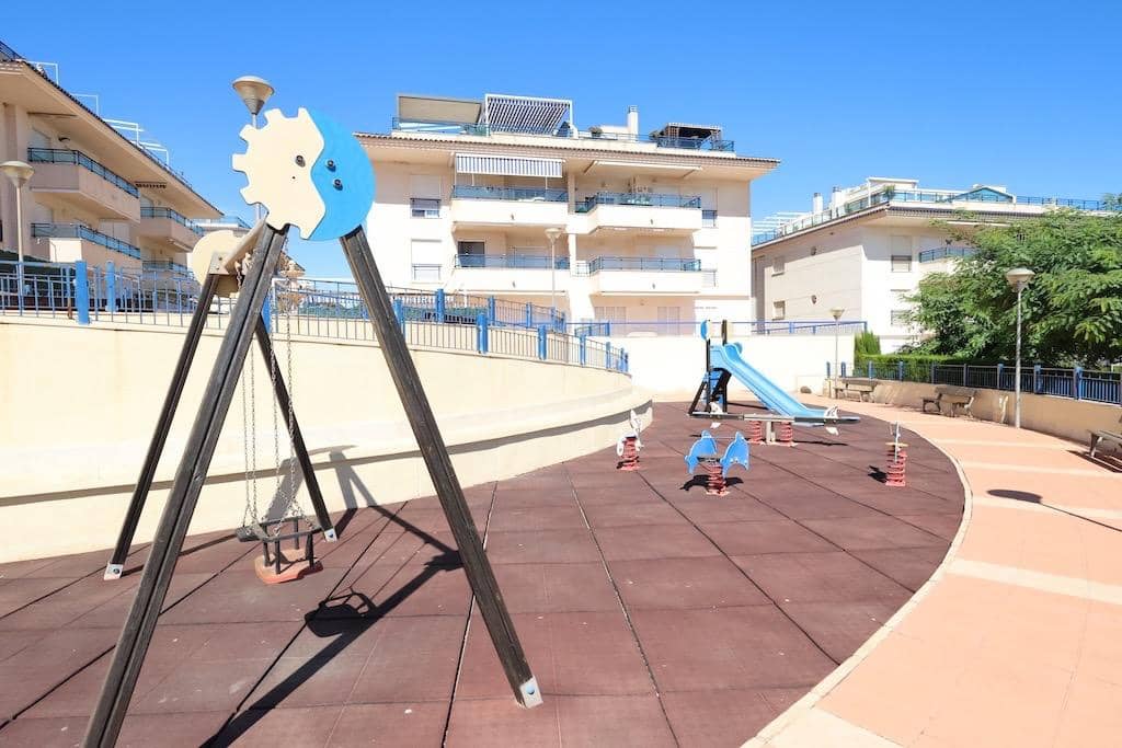 Ático de 2 habitaciones en Pilar de la Horadada en venta - 345.000 € (Ref: 10033031)