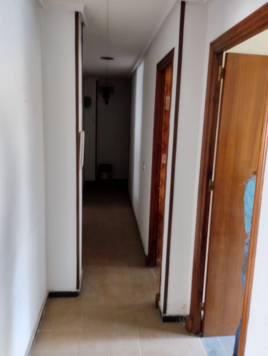 10 bedroom Commercial for sale in Torrevieja - € 576,500 (Ref: 10033040)