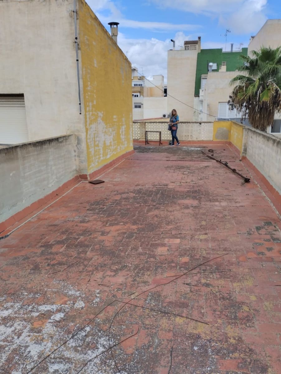 10 bedroom Commercial for sale in Torrevieja - € 576,500 (Ref: 10033040)
