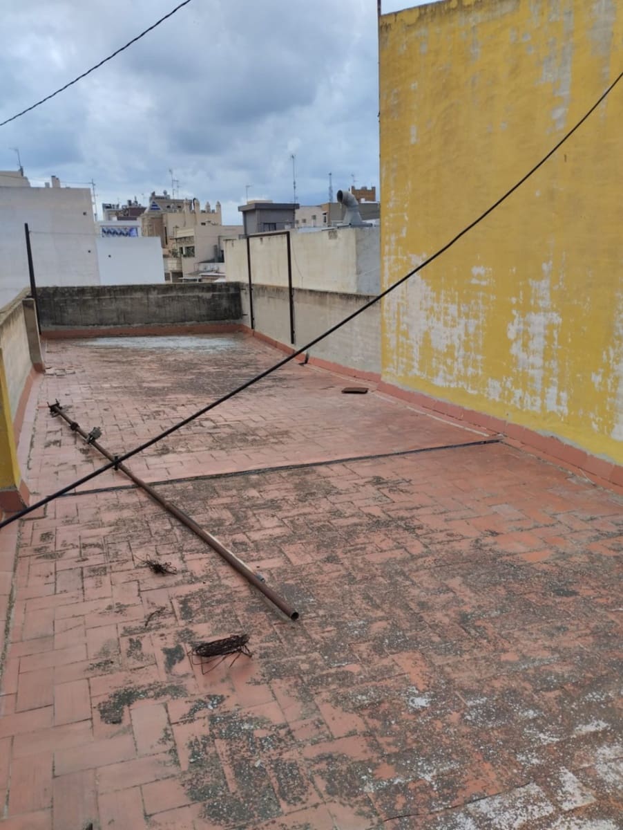 10 bedroom Commercial for sale in Torrevieja - € 576,500 (Ref: 10033040)
