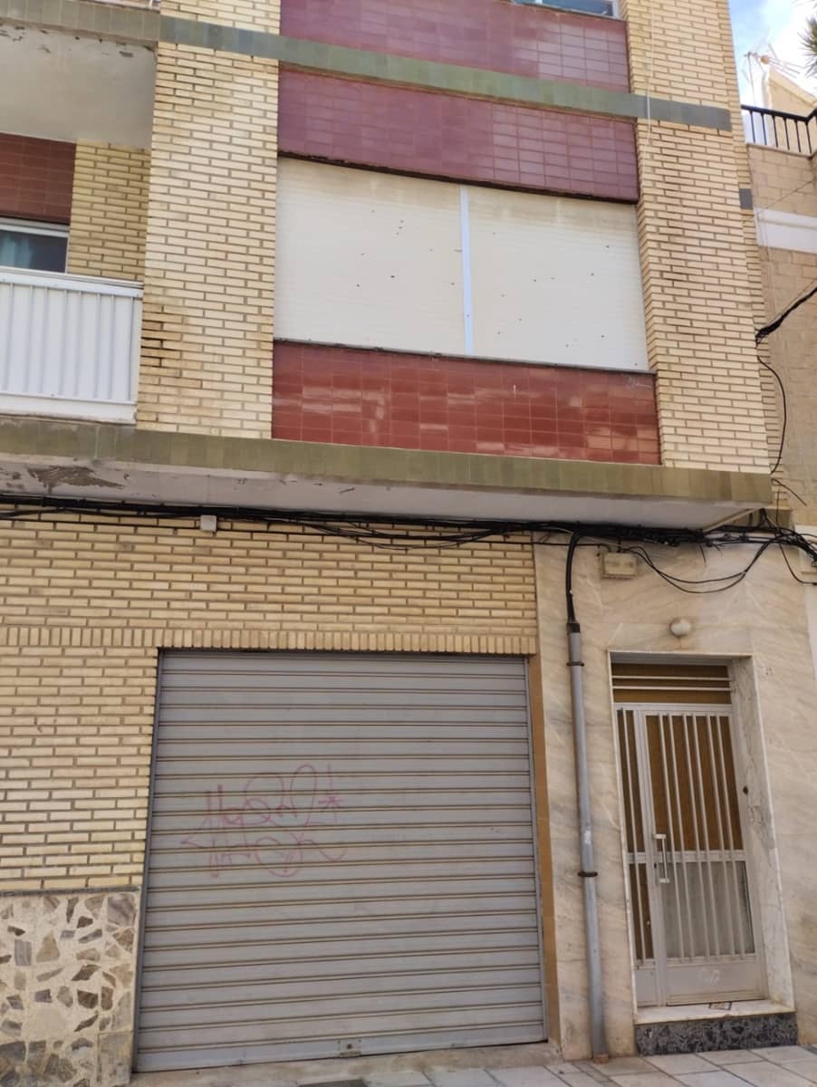 10 bedroom Commercial for sale in Torrevieja - € 576,500 (Ref: 10033040)