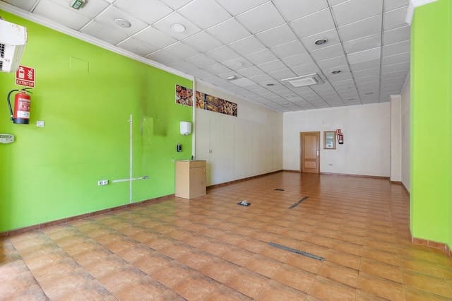 Kommersiell till salu i Parque de las Naciones, Torrevieja - 200 000 € (Ref: 10033043)