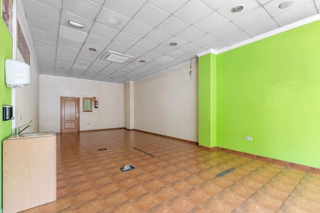 Kommersiell till salu i Parque de las Naciones, Torrevieja - 200 000 € (Ref: 10033043)