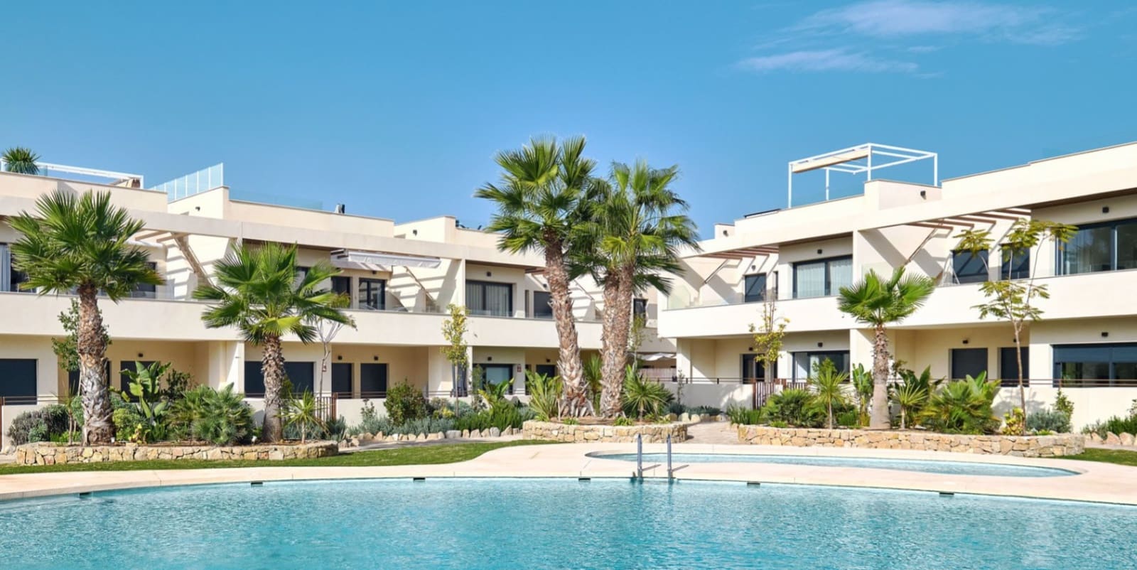2 slaapkamer Appartement te koop in Torrevieja - € 370.000 (Ref: 10033044)