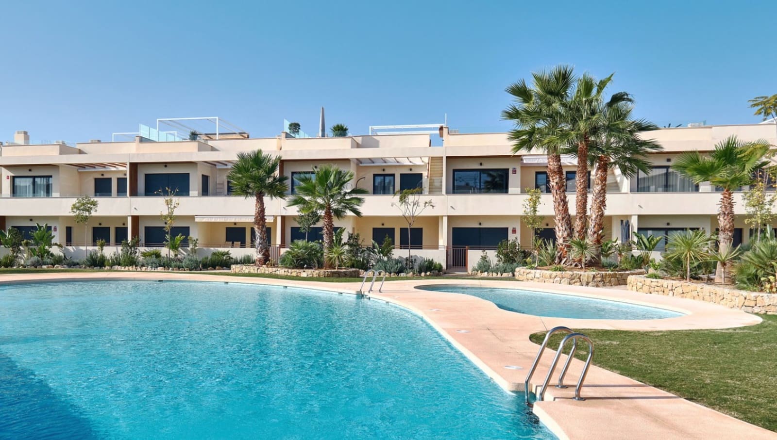 2 slaapkamer Appartement te koop in Torrevieja - € 370.000 (Ref: 10033044)