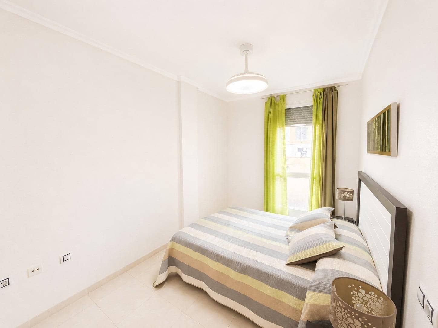 Apartamento de 2 habitaciones en Torrevieja en venta - 139.900 € (Ref: 10034441)