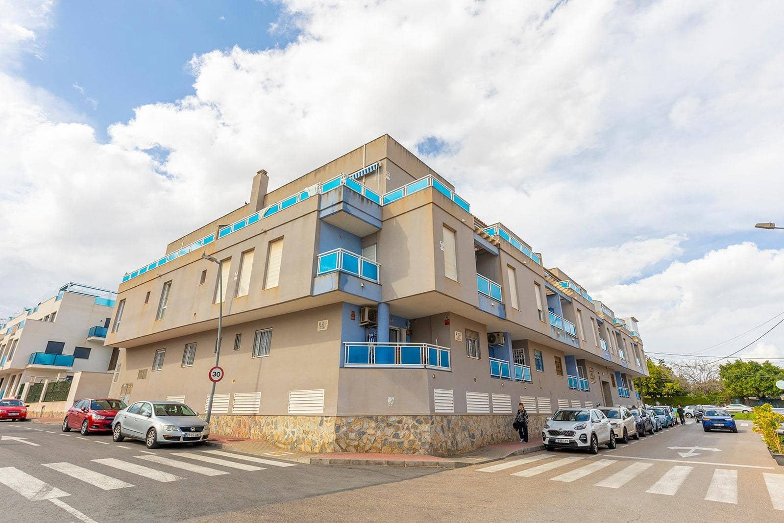 Apartamento de 2 habitaciones en Torrevieja en venta - 139.900 € (Ref: 10034441)