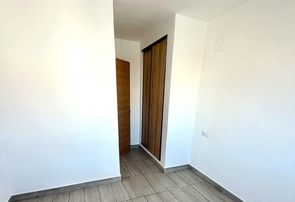 2 Zimmer Apartment zu verkaufen in Torrevieja - 145.000 € (Ref: 10034446)