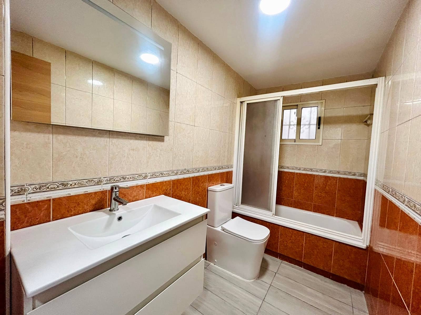 2 Zimmer Apartment zu verkaufen in Torrevieja - 145.000 € (Ref: 10034446)