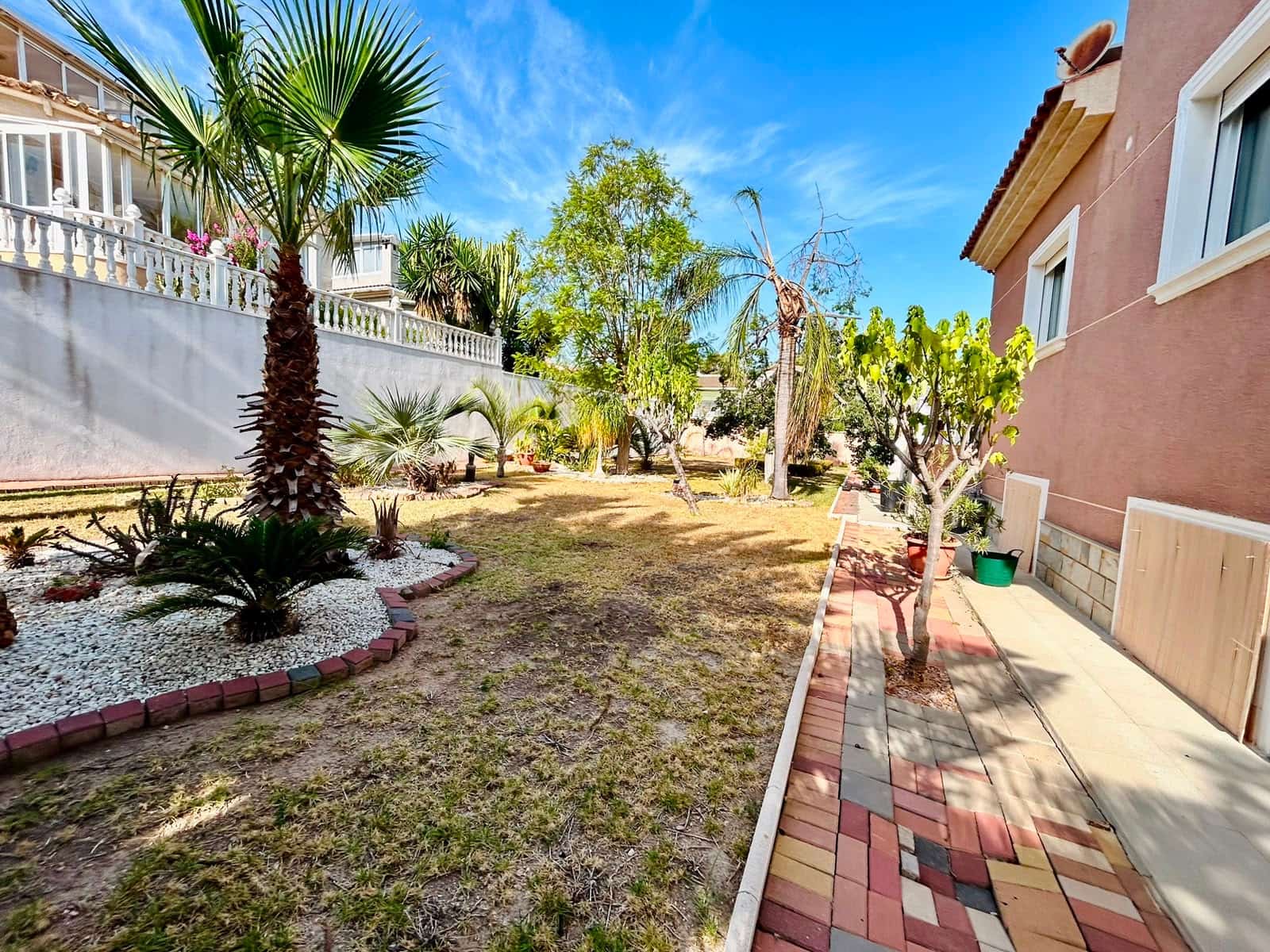 2 bedroom Villa for sale in Los Balcones - € 699,990 (Ref: 10035666)