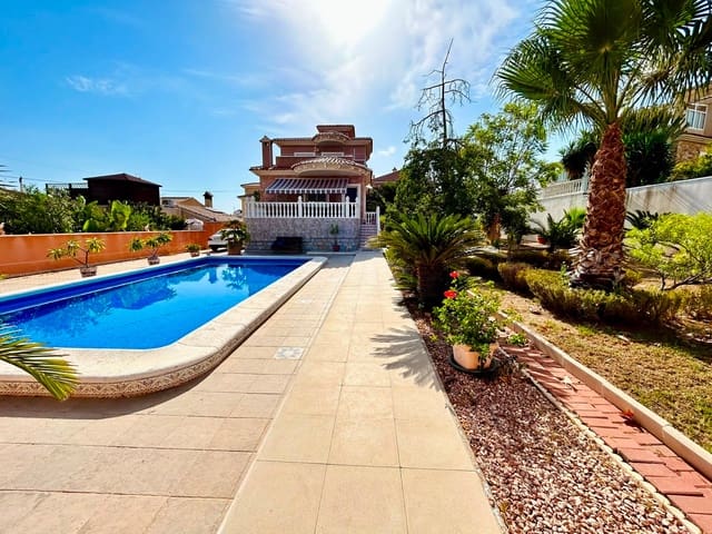 2 slaapkamer Villa te koop in Los Balcones - € 699.990 (Ref: 10035666)
