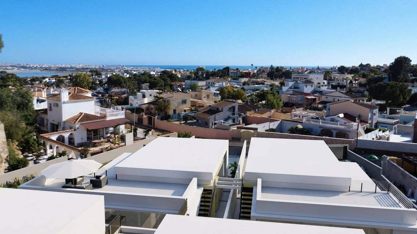 3 makuuhuone Huvila myytävänä paikassa Los Balcones - 725 000 € (Ref: 10036177)