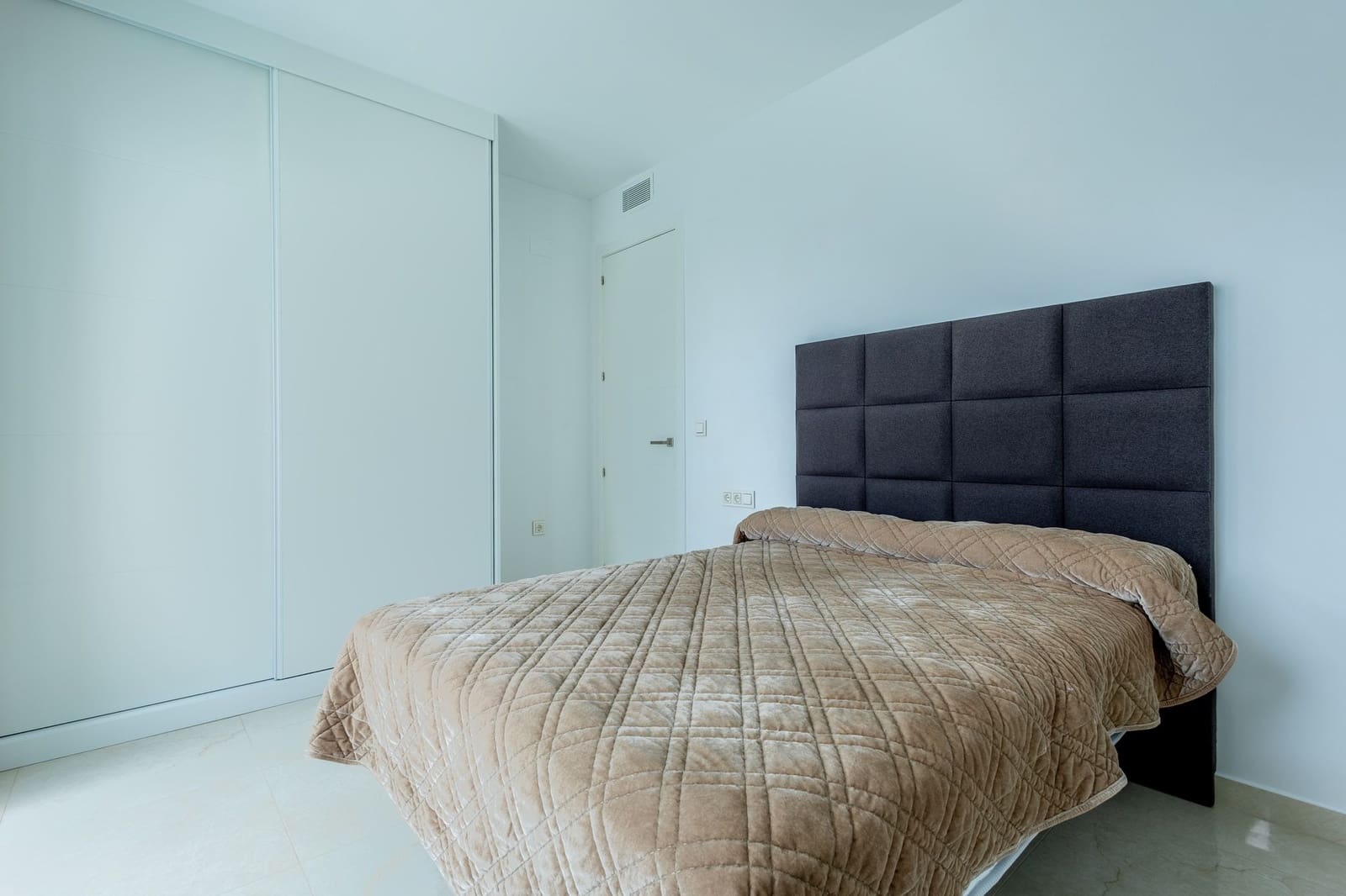 4 chambre Appartement à vendre à Torrevieja - 699 000 € (Ref: 10036184)