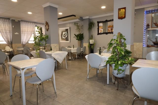 Restaurant/Bar for sale in Playa del Cura, Torrevieja - € 399,795 (Ref: 10036191)