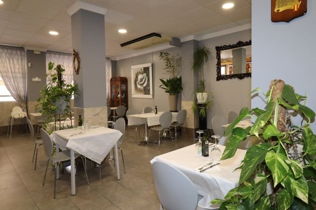 Restaurant/Bar for sale in Playa del Cura, Torrevieja - € 399,795 (Ref: 10036191)