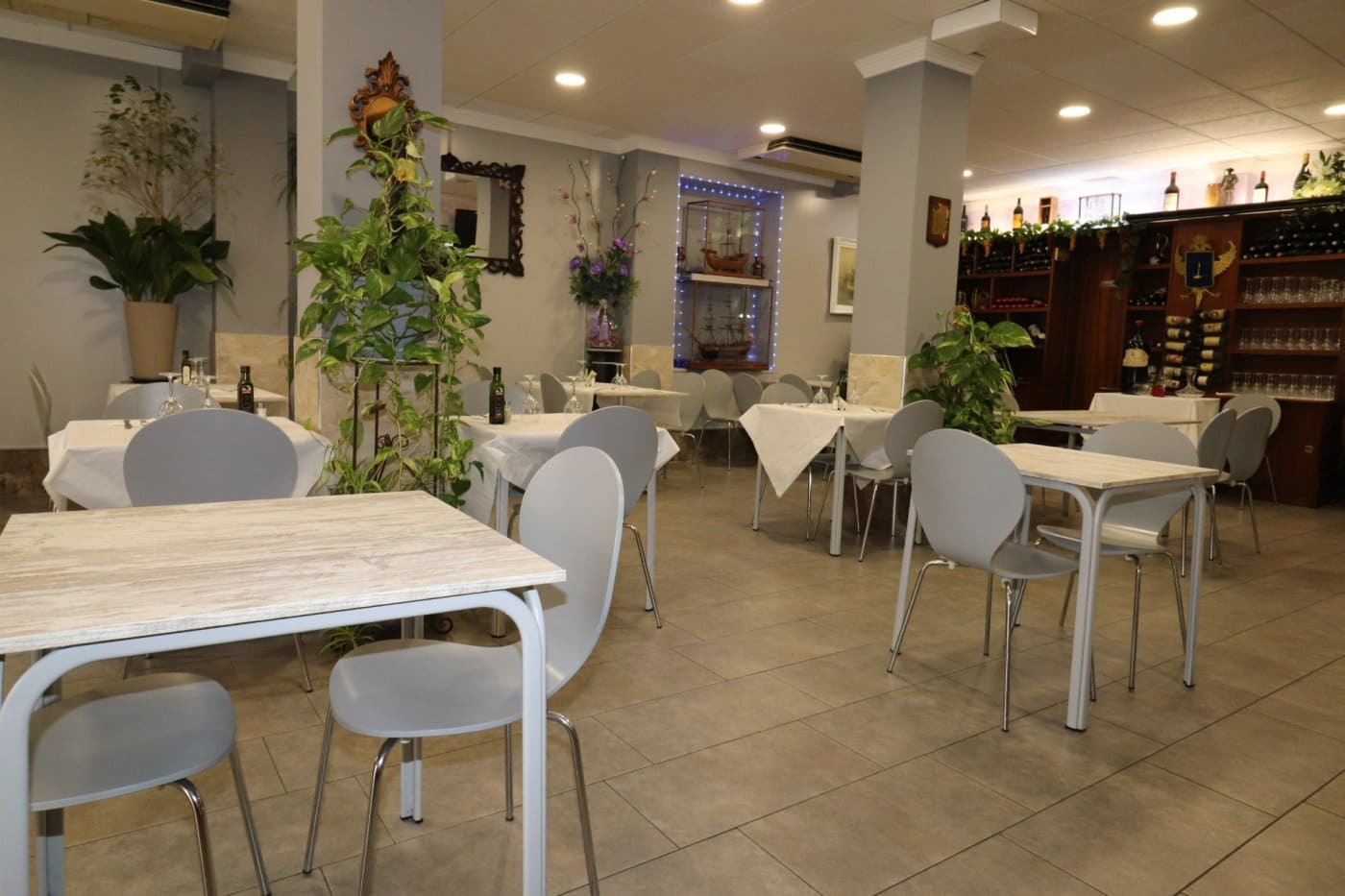 Restauracja lub bar na sprzedaż w Torrevieja - 399 795 € (Ref: 10036191)